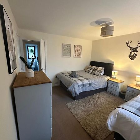 Spacious 3 Bedroom Flat Close To City Center Dalneigh Dış mekan fotoğraf