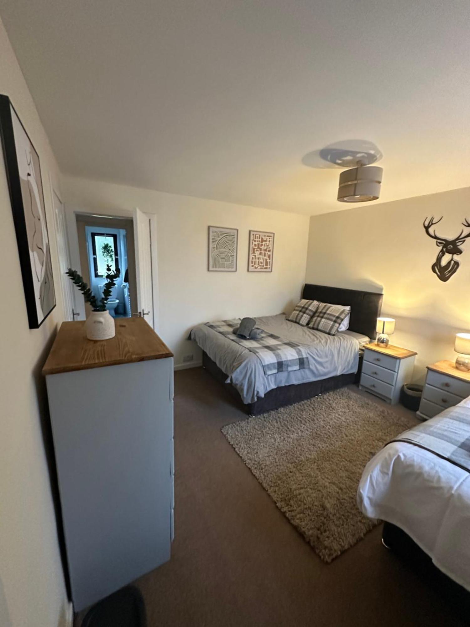 Spacious 3 Bedroom Flat Close To City Center Dalneigh Dış mekan fotoğraf