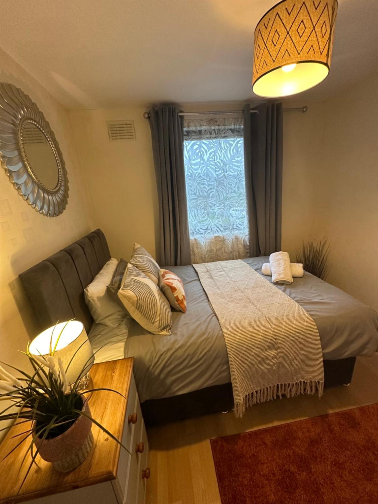 Spacious 3 Bedroom Flat Close To City Center Dalneigh Dış mekan fotoğraf